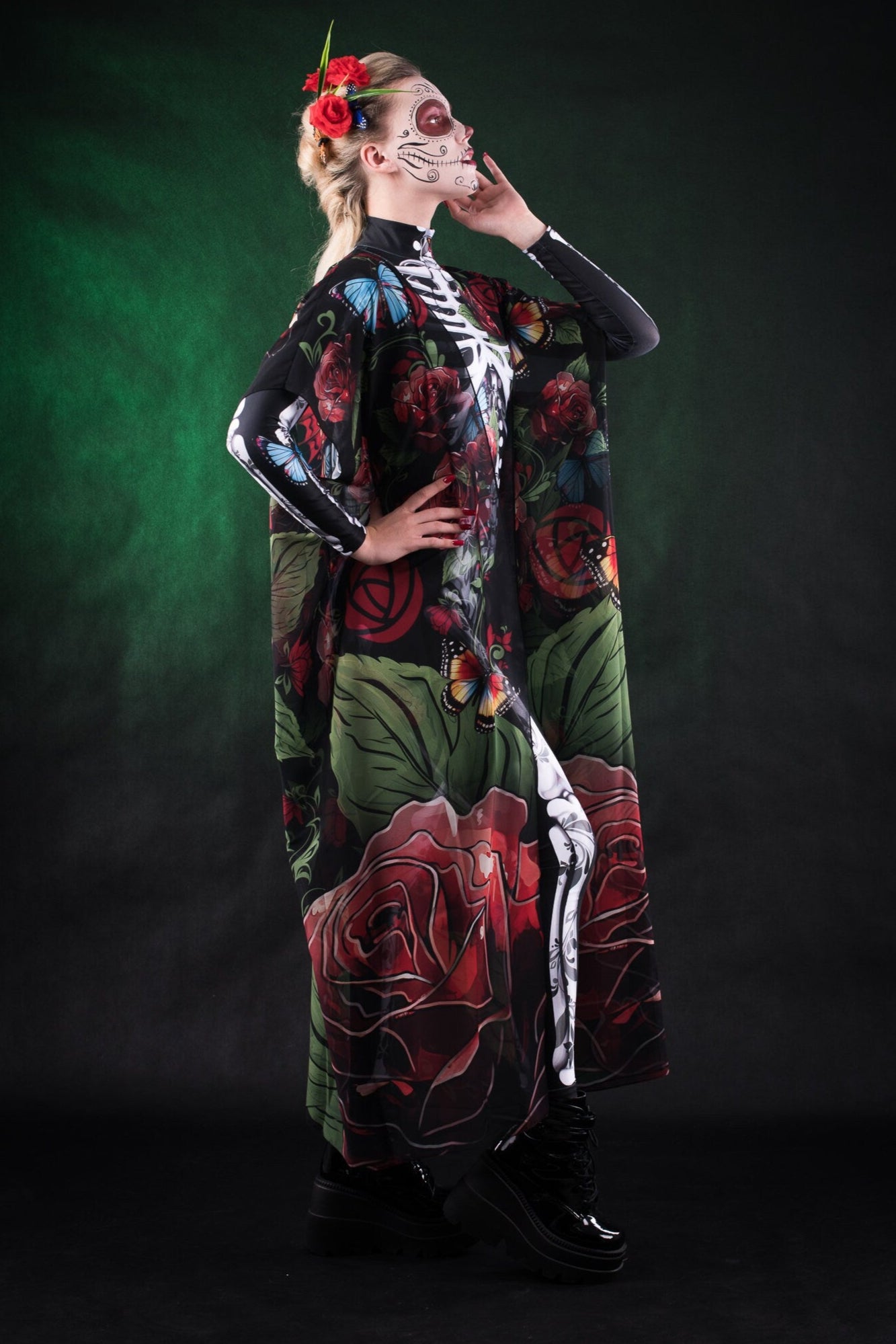 Close-up of the detailed rose and butterfly patterns on the flowing Halloween kimono cape, ideal for adding an elegant touch to Halloween or festival outfits.